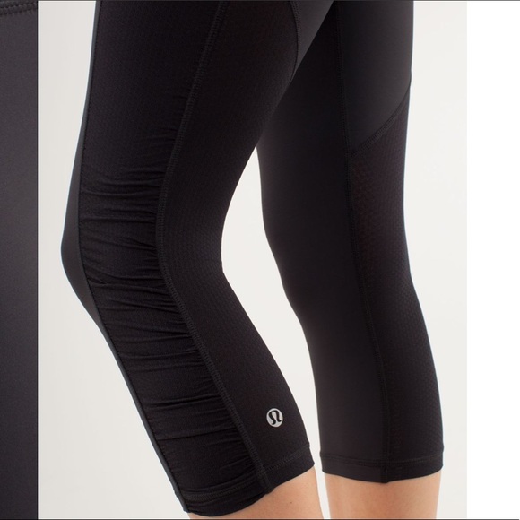 Lululemon Run In The Sun Crop - Picture 12 of 12